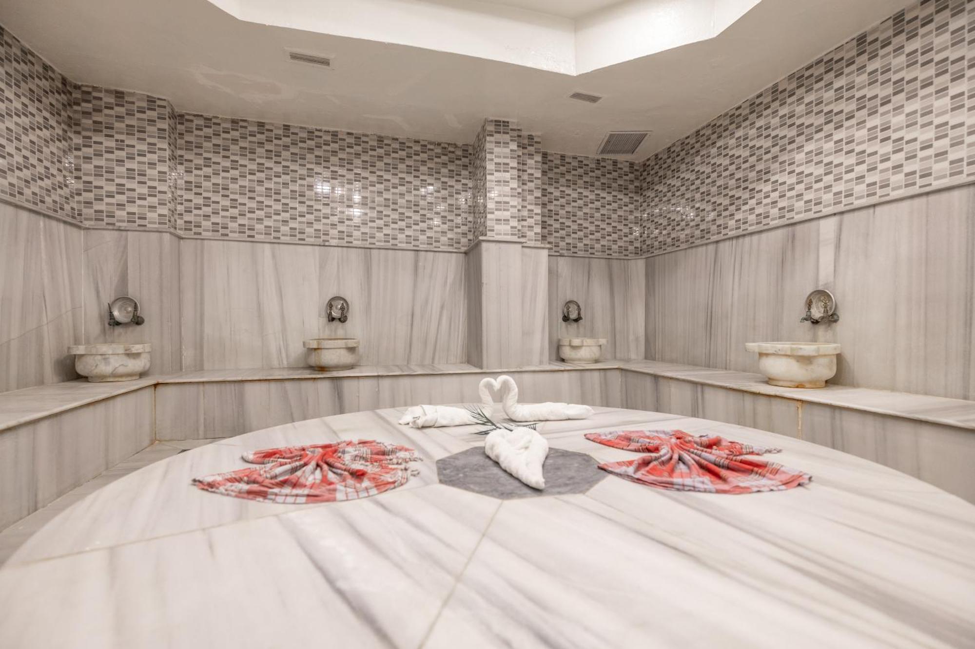 Halic Park Hotel Ayvalik Exterior photo