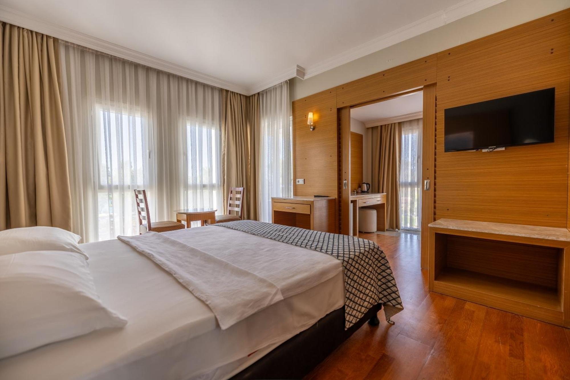 Halic Park Hotel Ayvalik Exterior photo