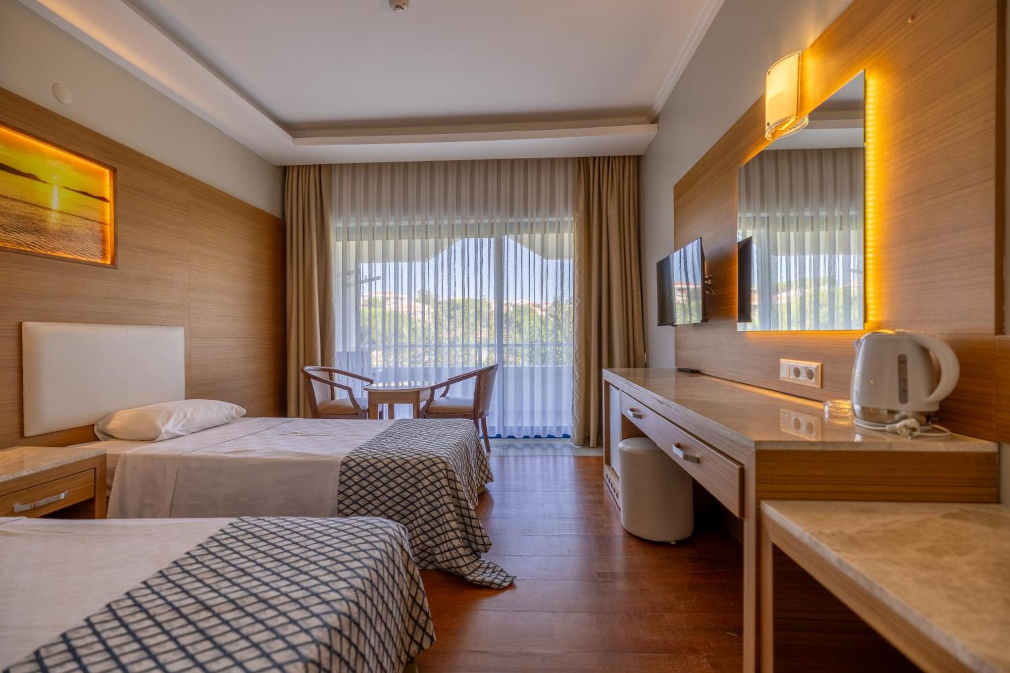 Halic Park Hotel Ayvalik Exterior photo