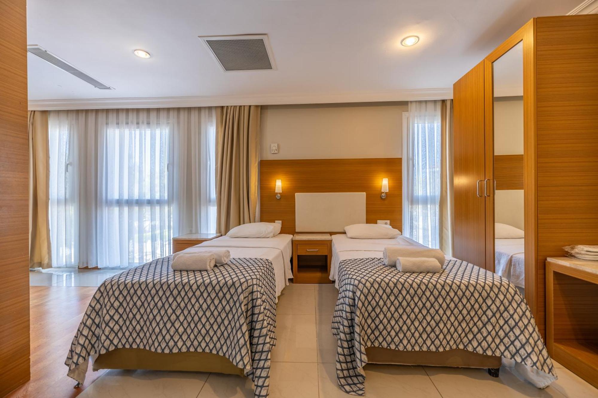 Halic Park Hotel Ayvalik Exterior photo